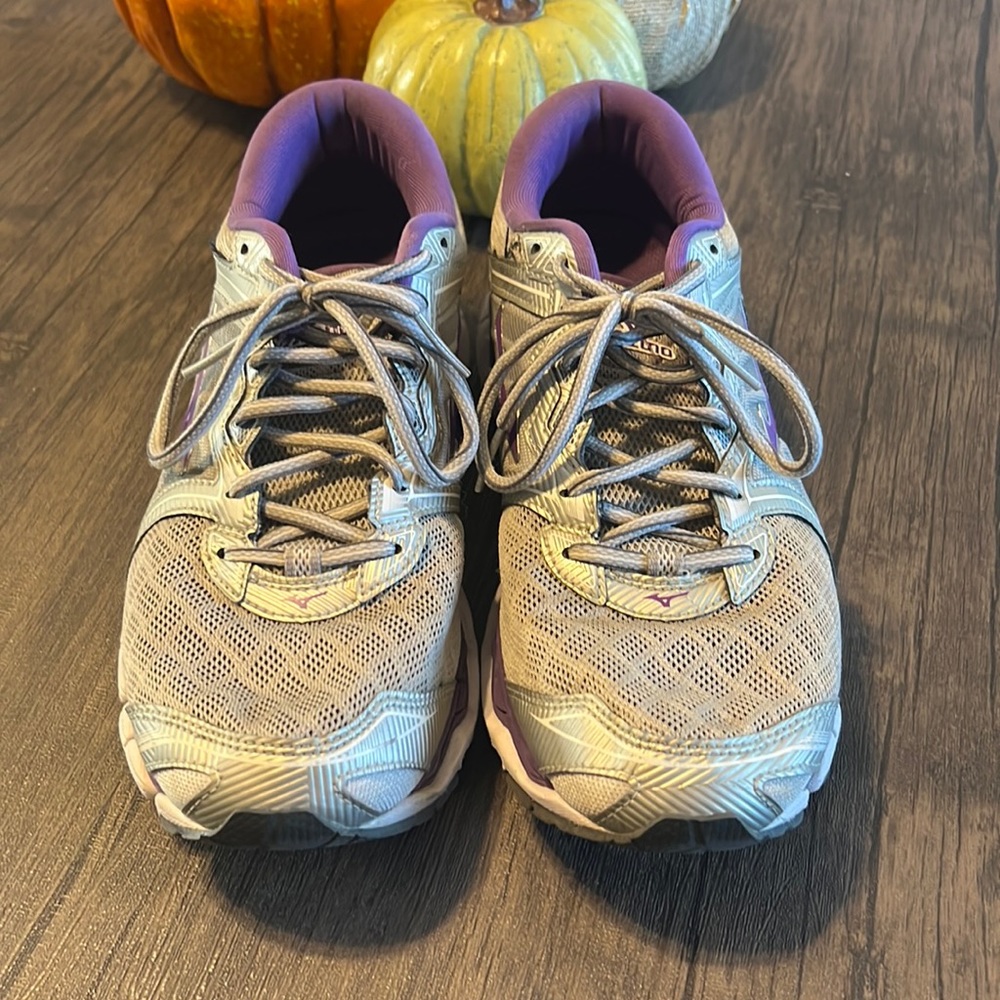 Mizuno running shoes
